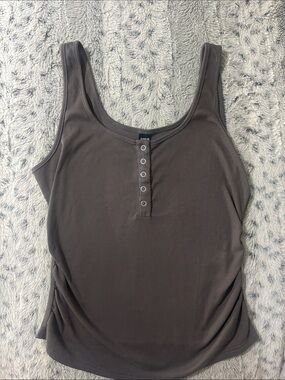 Ribbed Scoop Neck Tank Top. Stretchy fabric and ruched sides. New never worn.